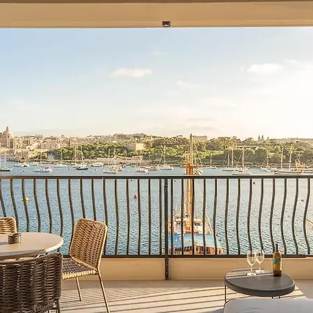 Sea Views Of Valletta Nomads! Alloggio in famiglia Sliema
